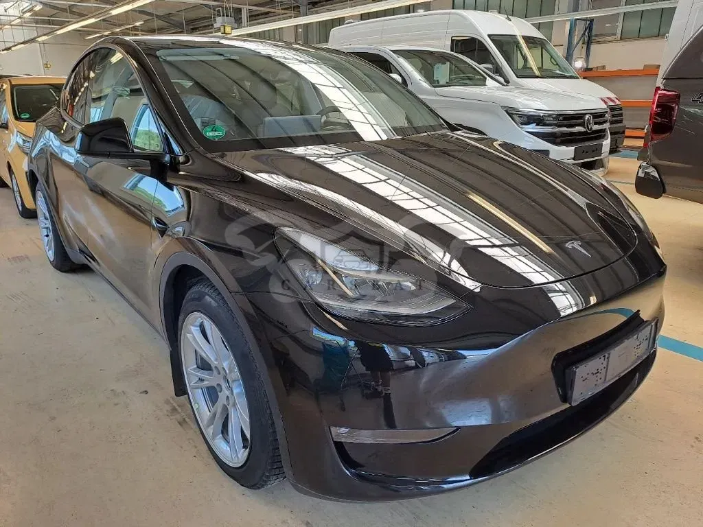 Tesla Model Y Long Range 2024