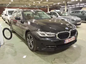 BMW 5 Series Touring 520e 2022