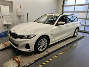 BMW 3 Series 320 2022