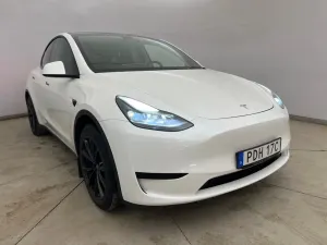 Tesla Model Y Standard Range 2023