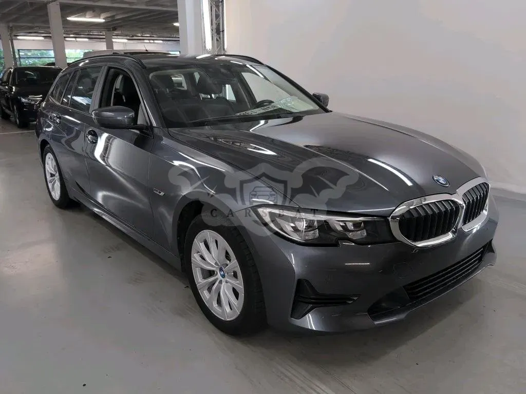 BMW 3 Series Touring 320e Business Design 2022
