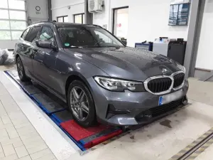 BMW 3 Series Touring 320e Sport Line 2022