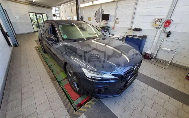 Volvo V60 T8 Ultimate Dark 2022