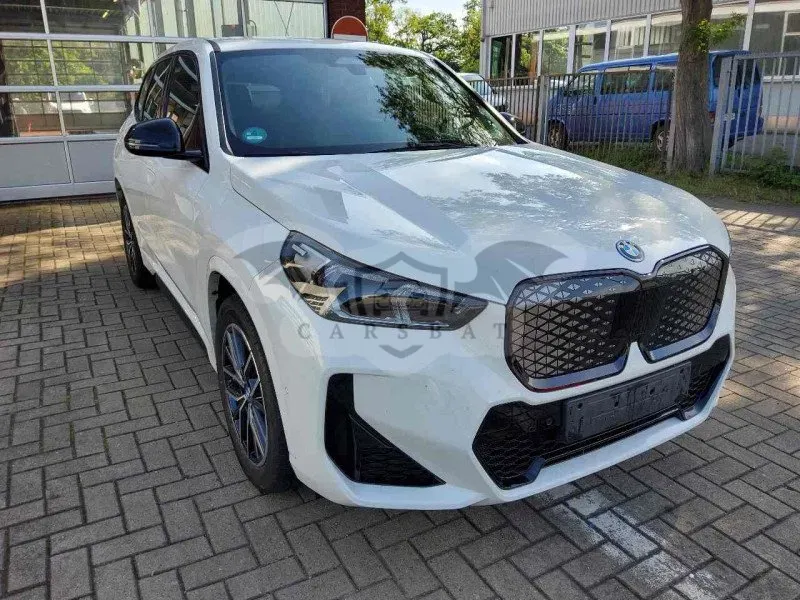 BMW iX1 65 kWh M Sportpaket 2024