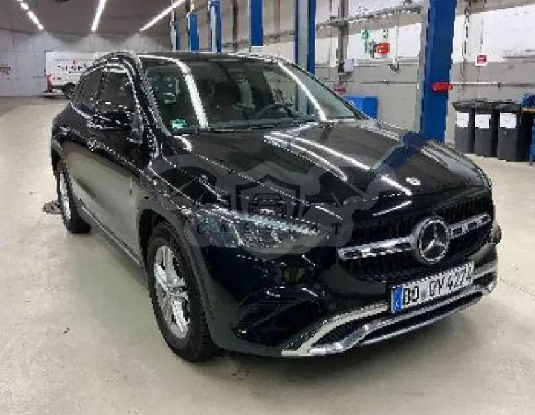 Mercedes-Benz GLA 200 progressive 2025
