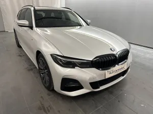 BMW 3 Series Touring 318i 2022