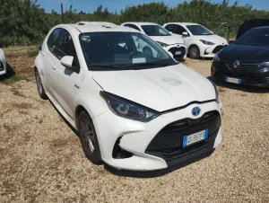 Toyota Yaris 1.5h Business 2021