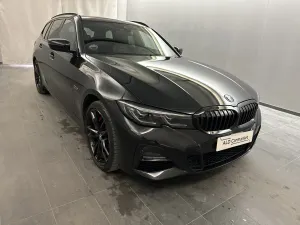 BMW 3 Series Touring 330e 2022