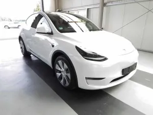 Tesla Model Y 82 kWh 2023