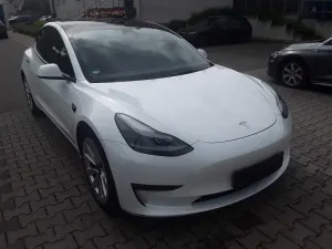 Tesla Model 3 62 kWh 2022
