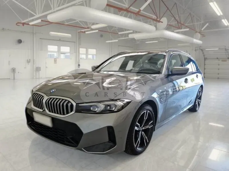 BMW 3 Series Touring 330e M Sport 2022