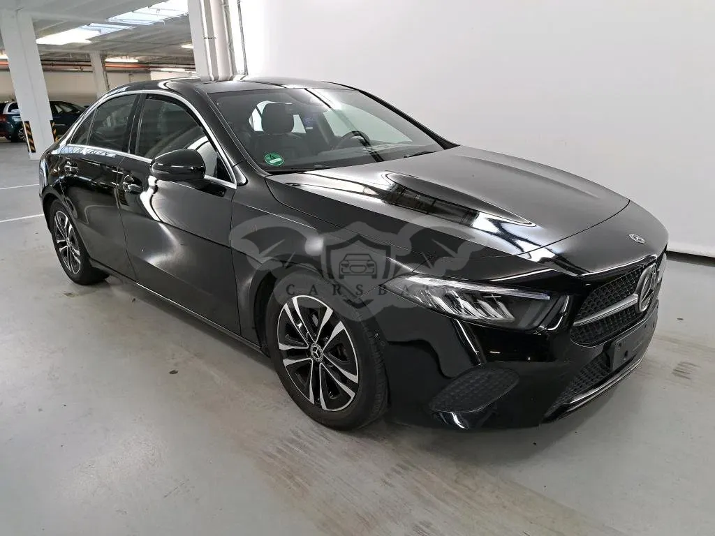 Mercedes-Benz A 180 Luxury Line 2023