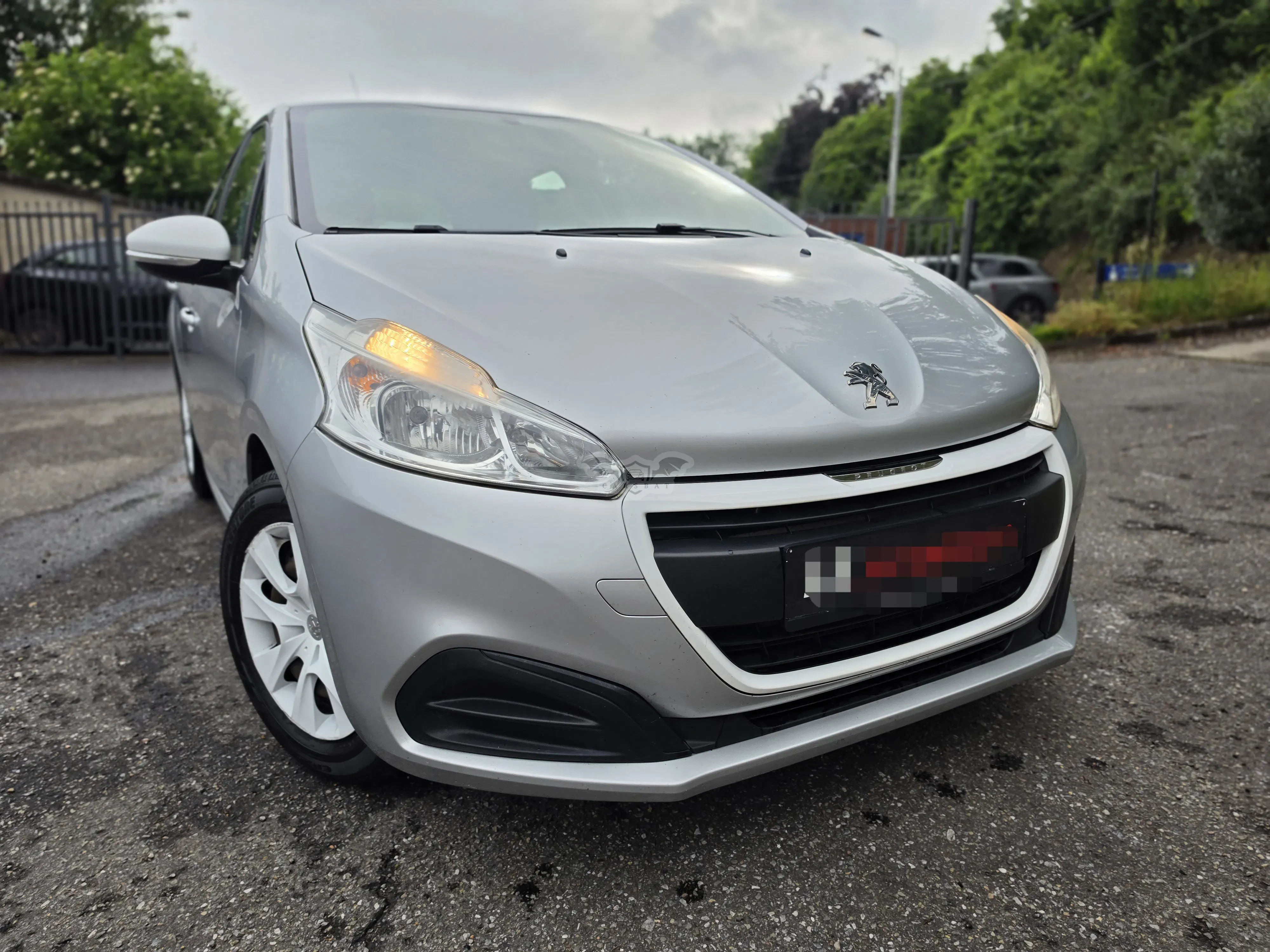 Peugeot 208 1.0i Like 2016