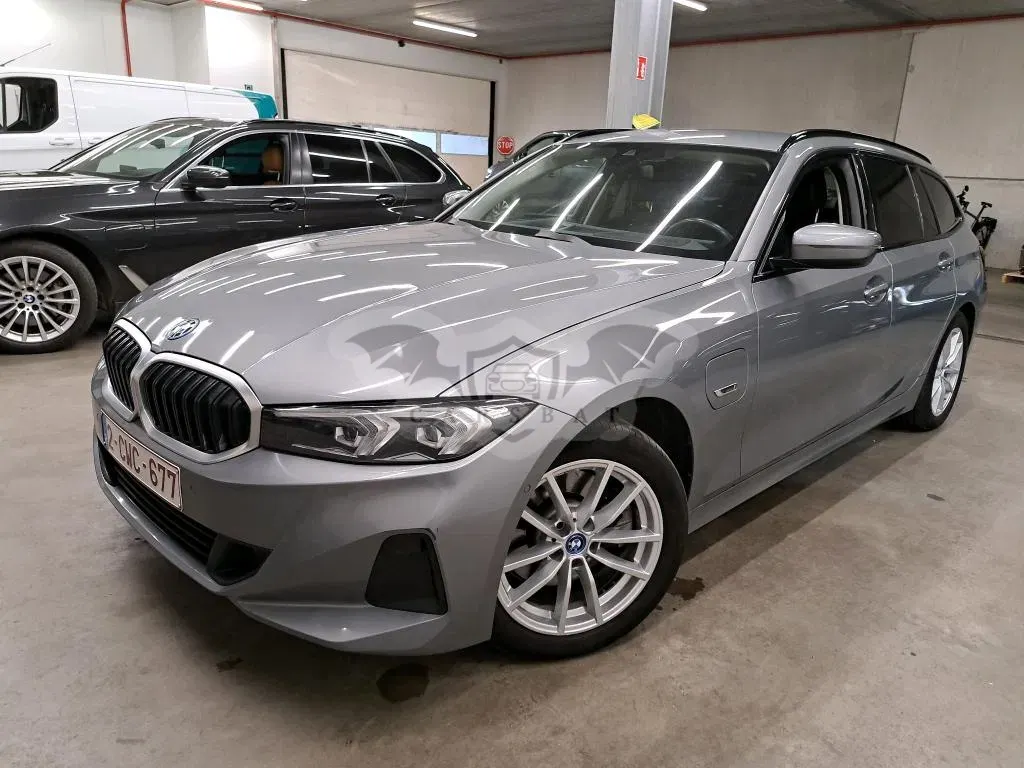 BMW 3 Series Touring 320e Comfort 2022