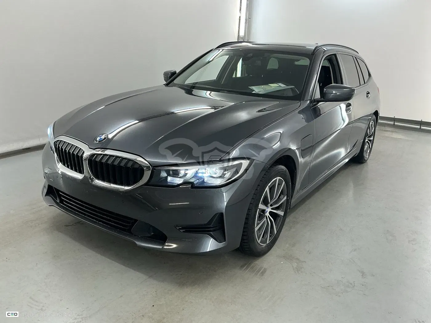 BMW 3 Series Touring 330e 2020