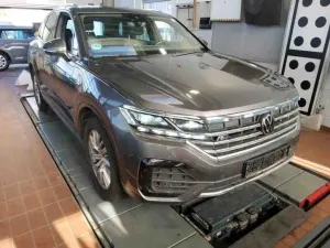 Volkswagen Touareg 3.0 TDI R-Line 2021