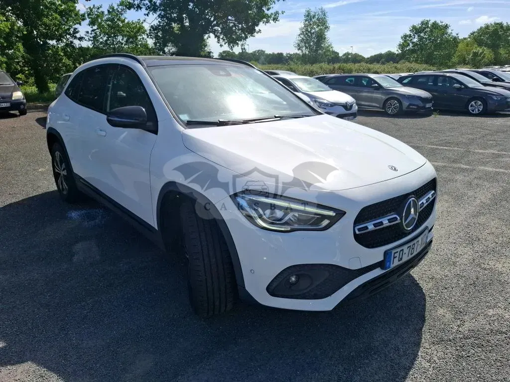 Mercedes-Benz GLA 200d progressive 2020