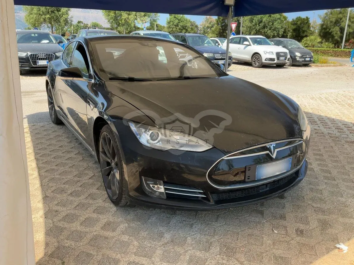 Tesla Model S 85 85 kWh 2014