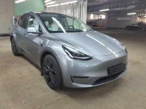 Tesla Model Y Long Range 2025