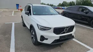 Volvo XC40 B3 Plus Dark 2025