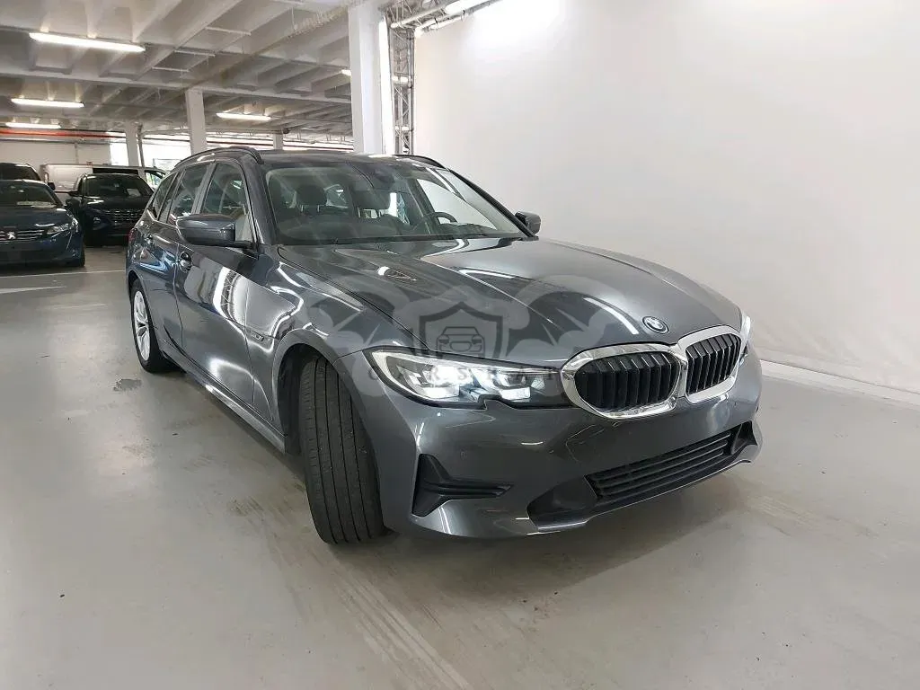 BMW 3 Series Touring 320e Business Design 2022