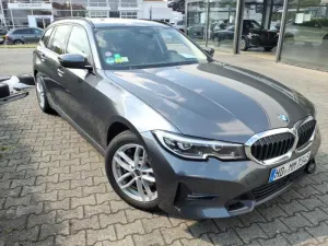 BMW 3 Series Touring 330e Sport Line 2021