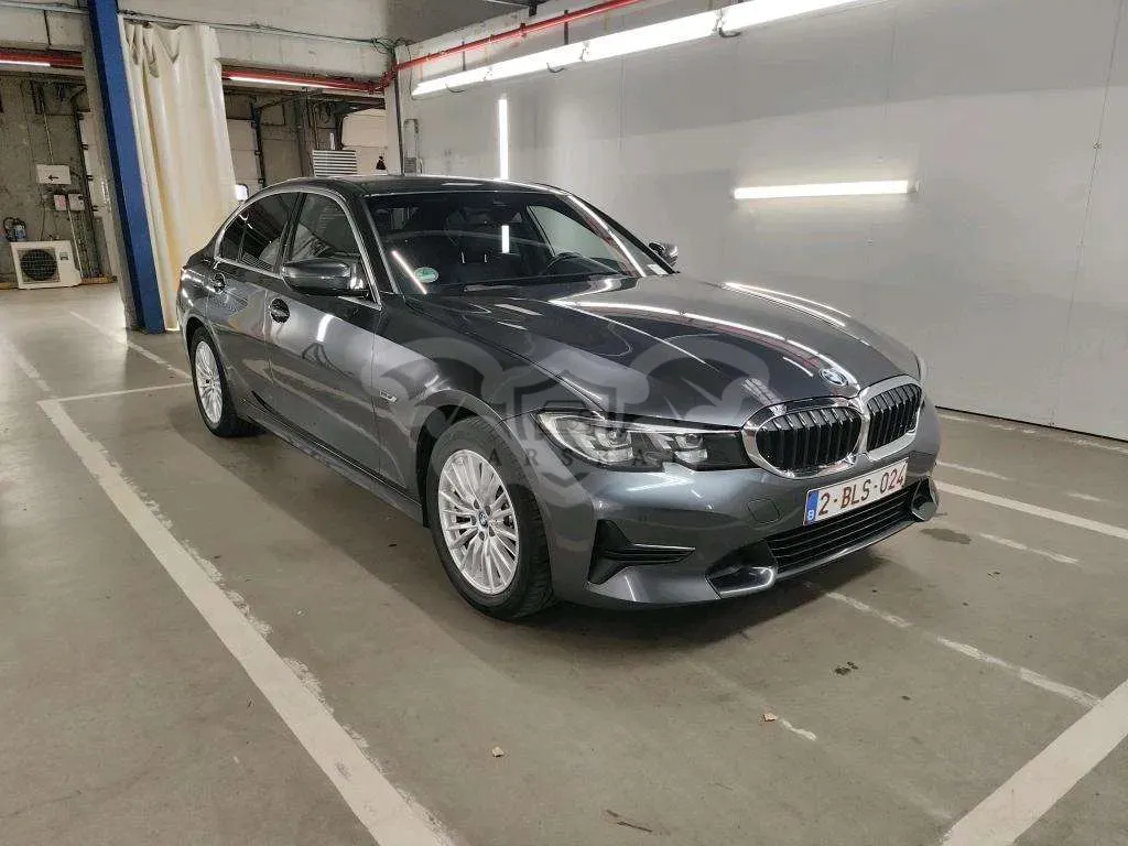 BMW 3 Series 320e 2022