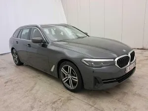 BMW 5 Series Touring 530e Lounge 2021