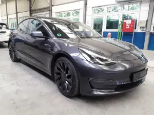 Tesla Model 3 75 kWh 2023