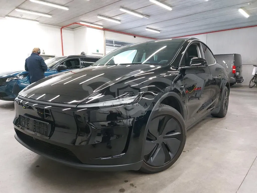 Tesla Model Y Long Range 2025