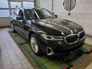BMW 5 Series Touring 530e Luxury 2022