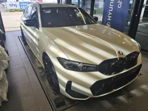 BMW 3 Series Touring 318i 2023