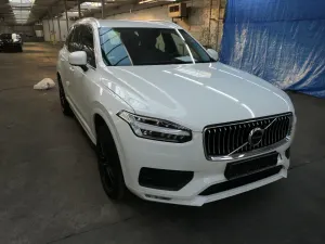 Volvo XC90 B5 Momentum Pro 2021