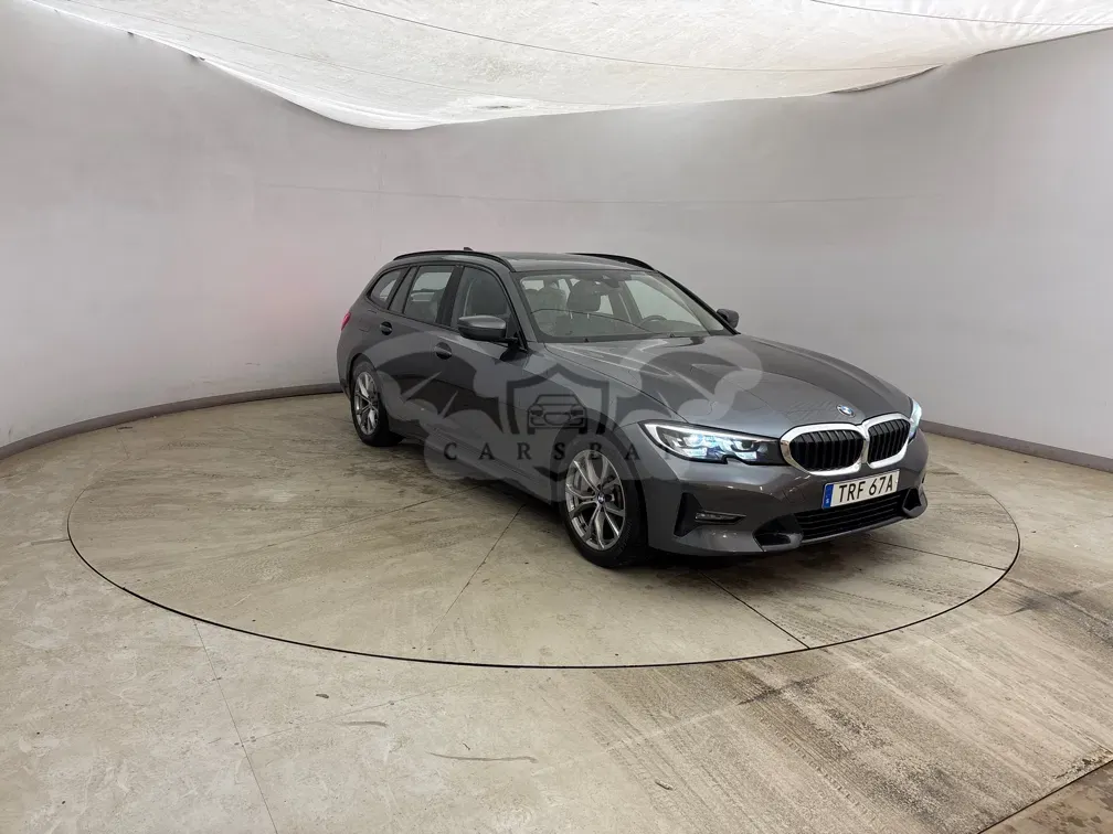 BMW 3 Series Touring 330e 2021