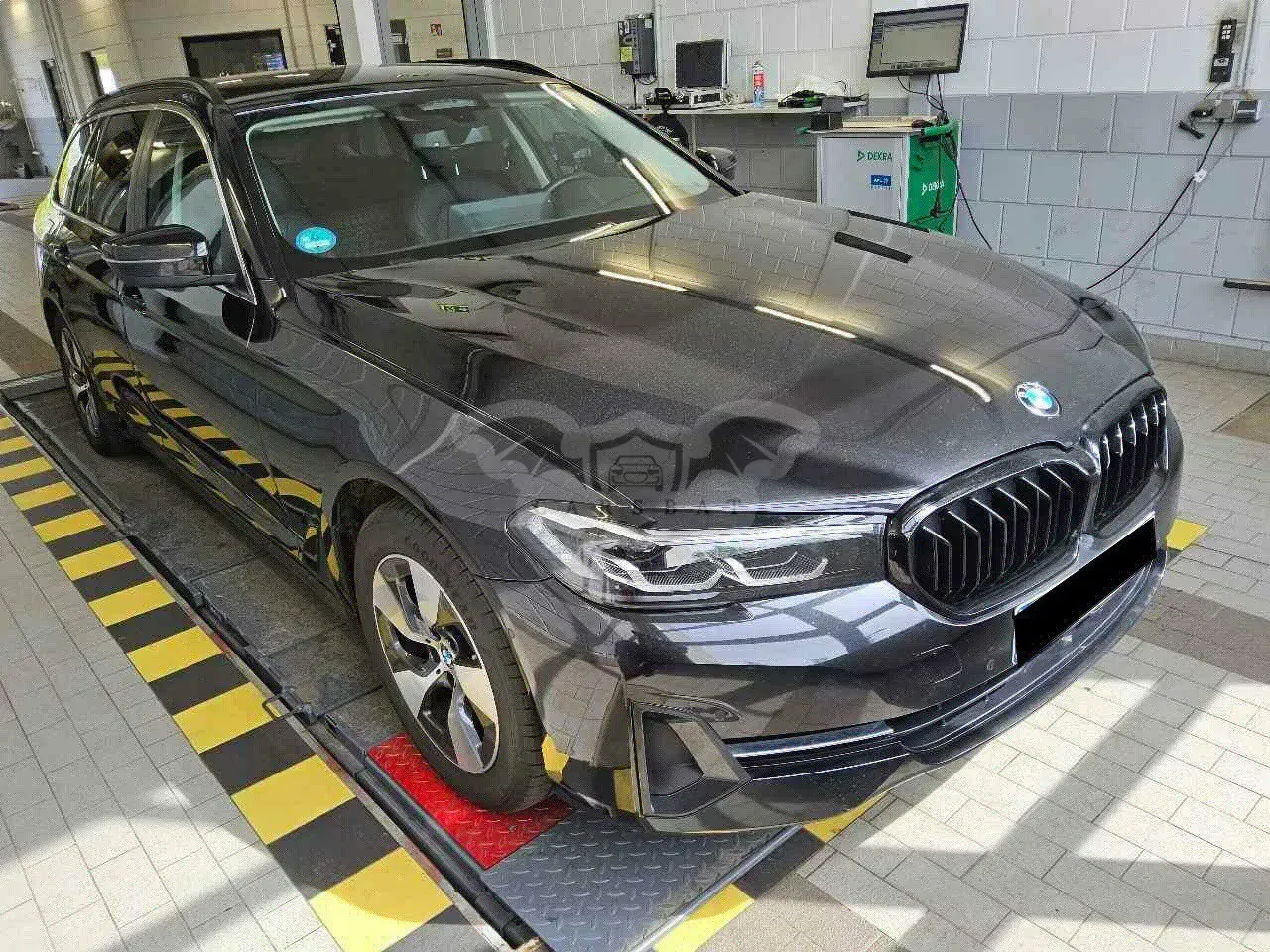 BMW 5 Series Touring 520d 2023
