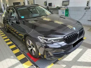 BMW 5 Series Touring 520d 2023