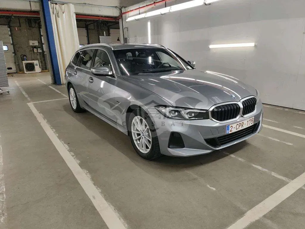 BMW 3 Series Touring 330e 2022