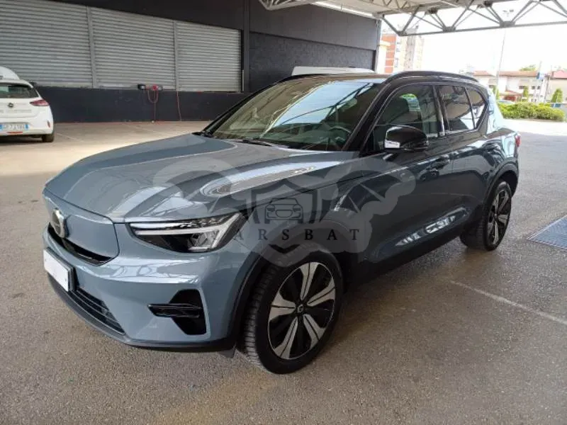 Volvo XC40 Plus 2023