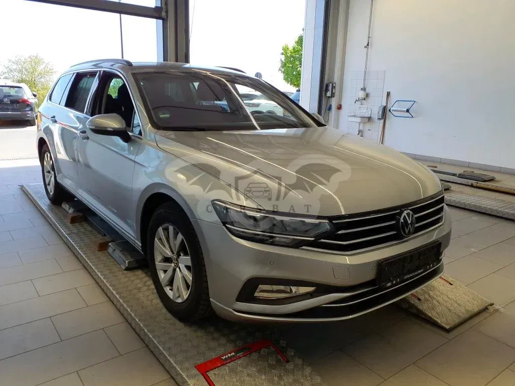 Volkswagen Passat Variant 2.0 TDI Business 2022