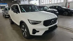 Volvo XC40 B3 Plus Dark 2025