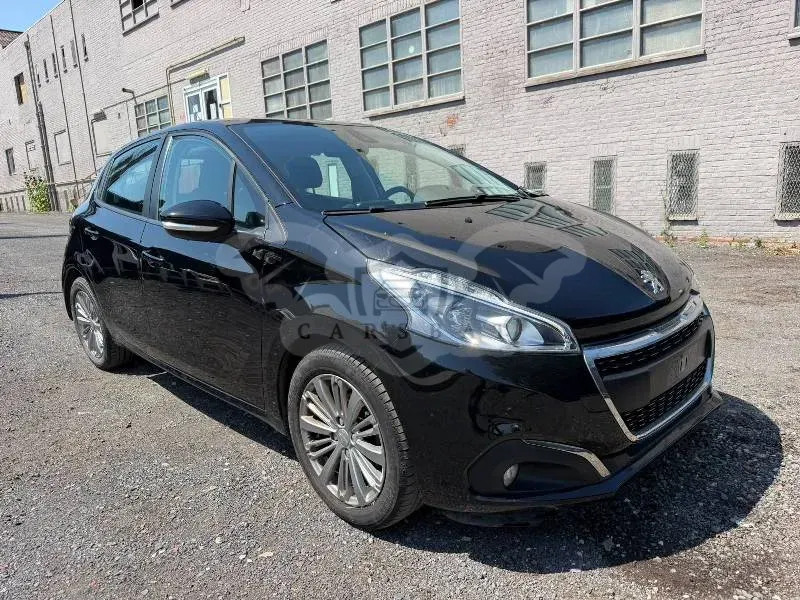 Peugeot 208 1.2i Signature 2018