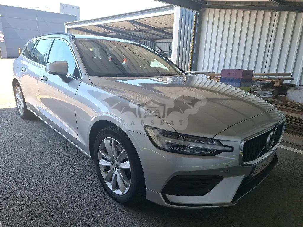 Volvo V60 B3 Momentum Pro 2021