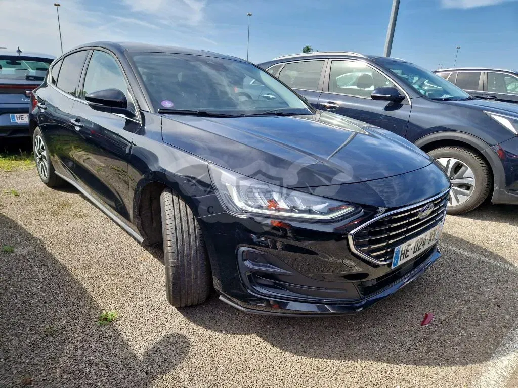 Ford Focus 1.0 Titanium Business 2025