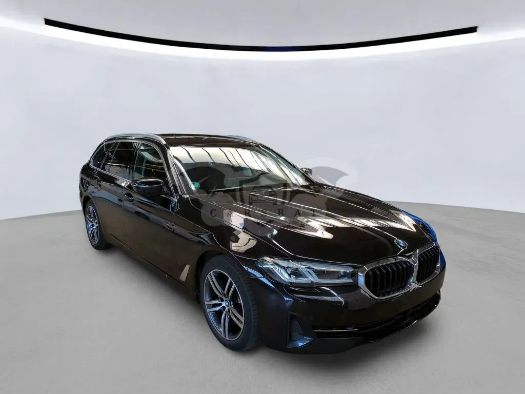 BMW 5 Series Touring 520d 2023