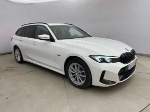 BMW 3 Series Touring 330e 2023