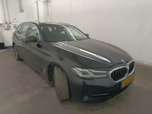 BMW 5 Series Touring 530e Lounge 2021