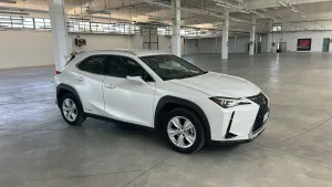 Lexus UX 250h Business 2021