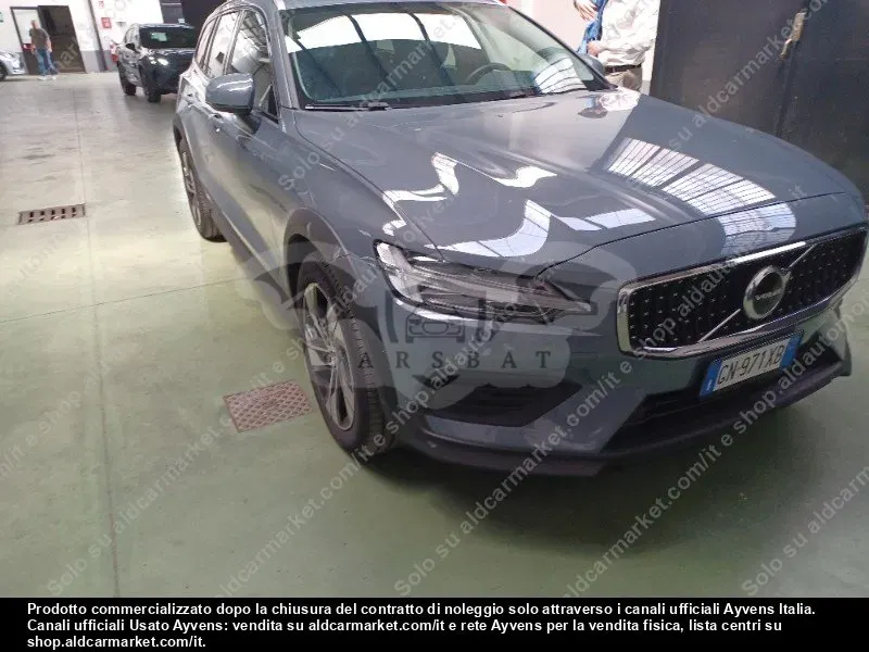 Volvo V60 Cross Country B4 Core 2023