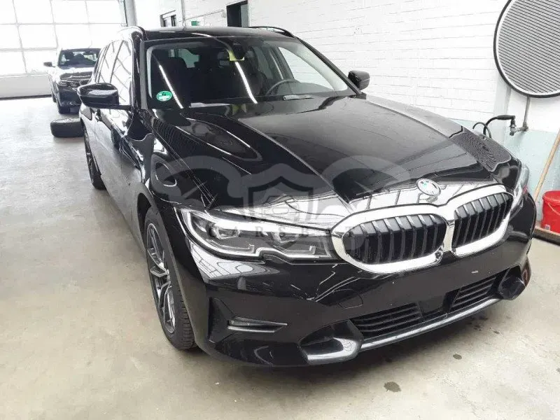 BMW 3 Series Touring 330e Sport Line 2021