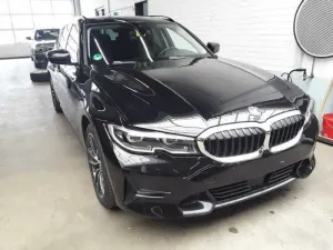 BMW 3 Series Touring 330e Sport Line 2021